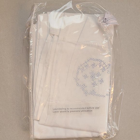 NWT Set of 2 Pillow Cases with Cross-Stitch Pattern - Picture 2 of 7